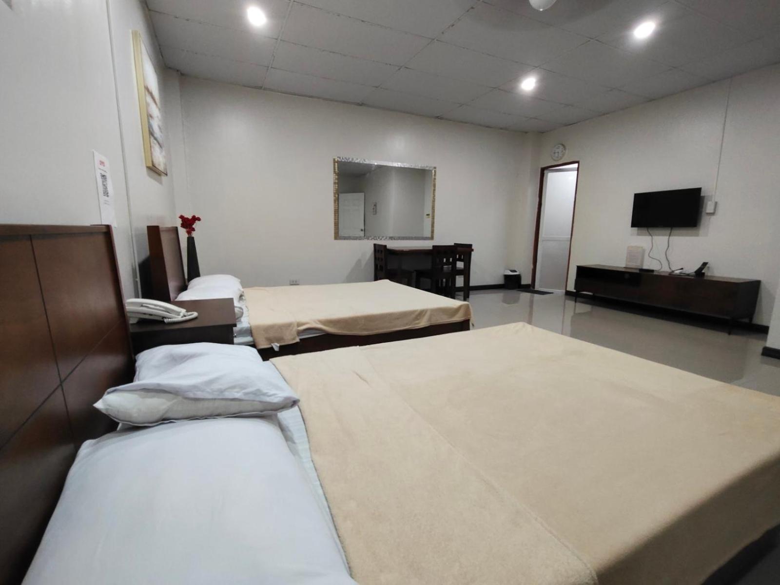 فندق La Belladoza Near Airport Paranaque City المظهر الخارجي الصورة