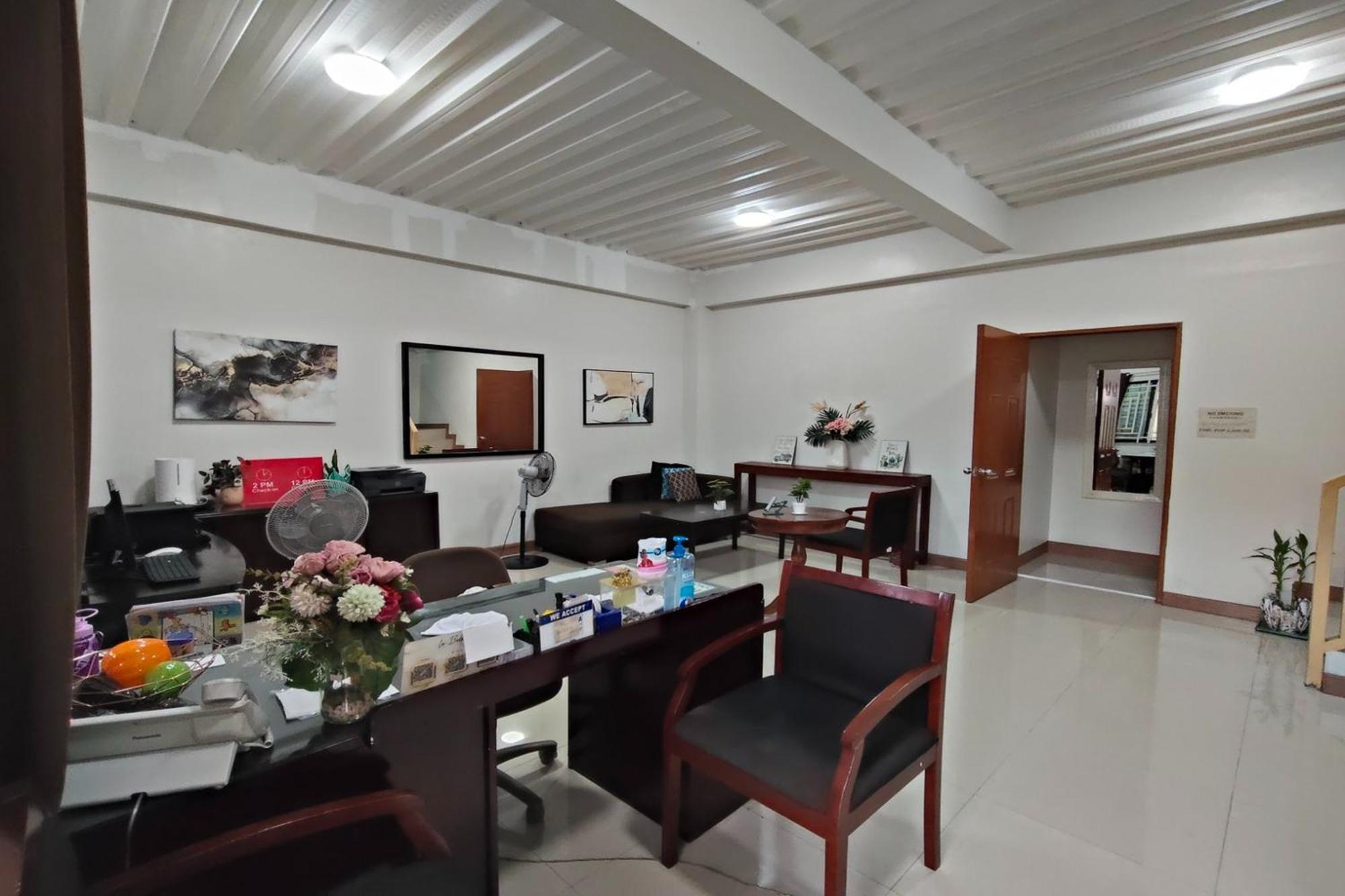 فندق La Belladoza Near Airport Paranaque City المظهر الخارجي الصورة