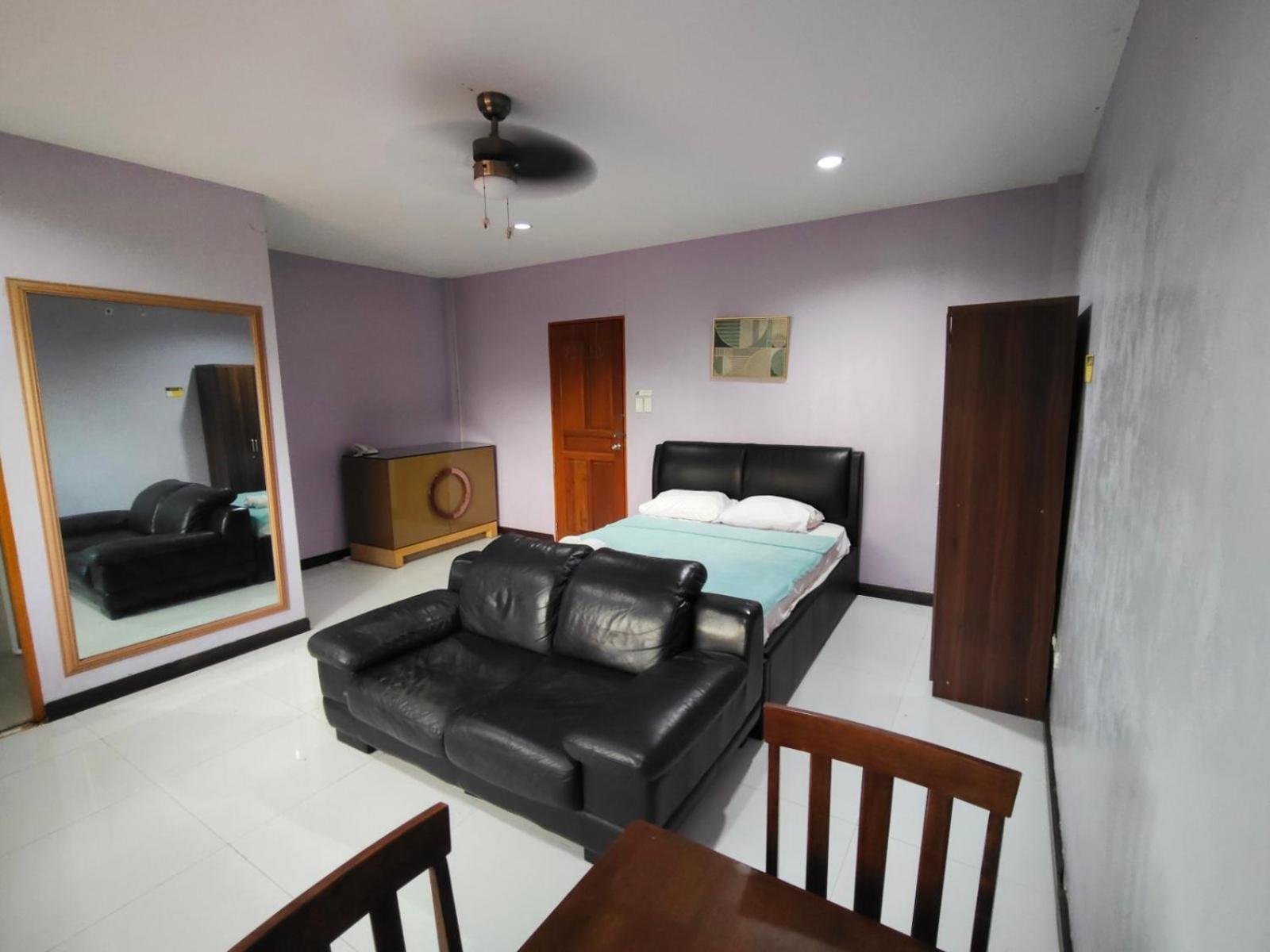 فندق La Belladoza Near Airport Paranaque City المظهر الخارجي الصورة